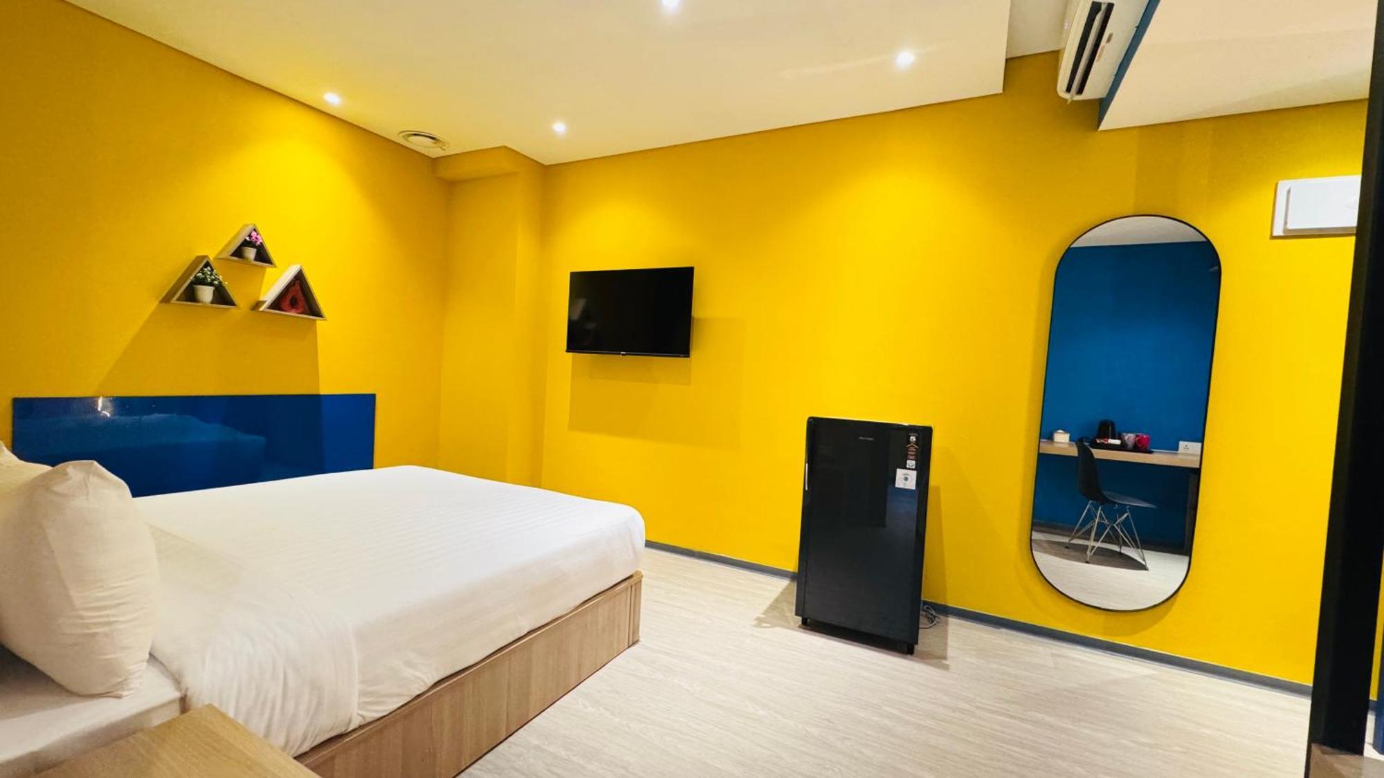 Yellow Bee Resort Cililitan Jakarta Extérieur photo