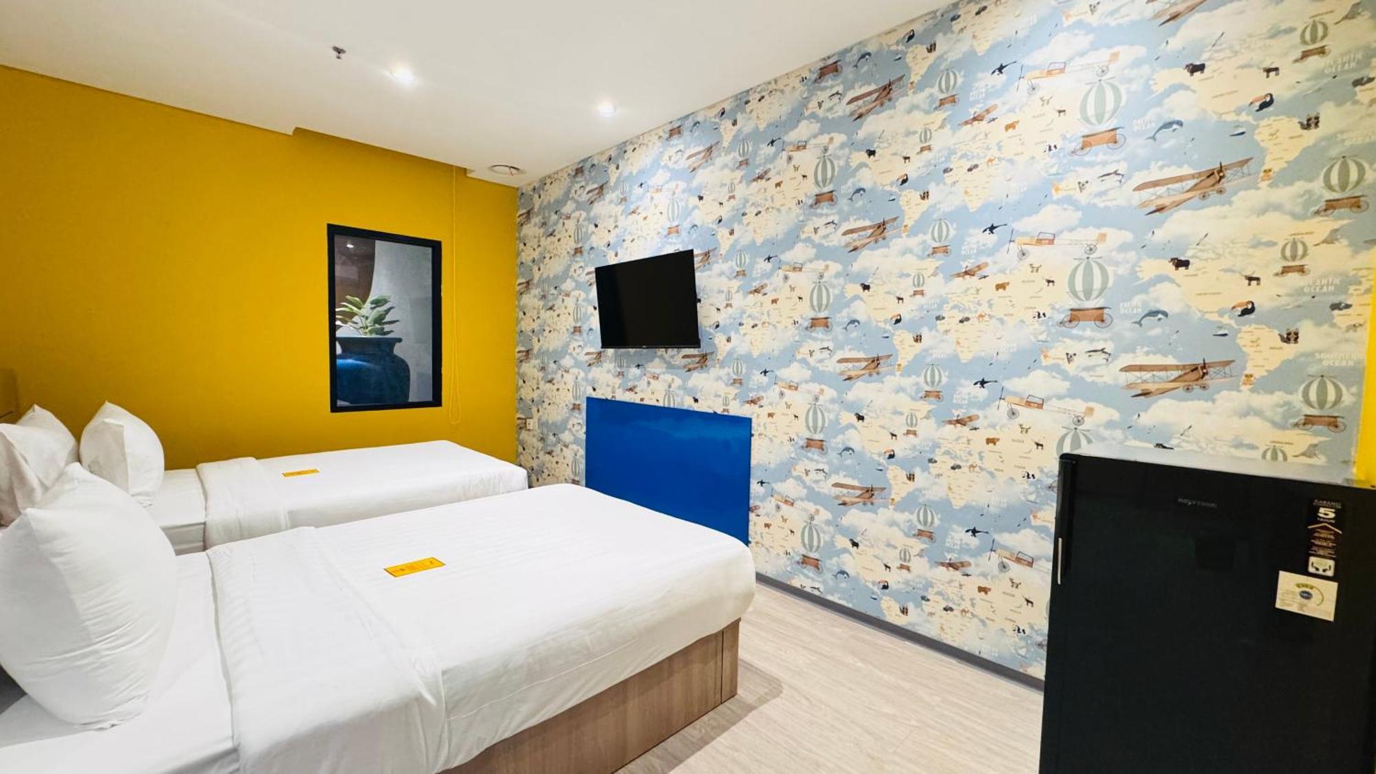 Yellow Bee Resort Cililitan Jakarta Extérieur photo