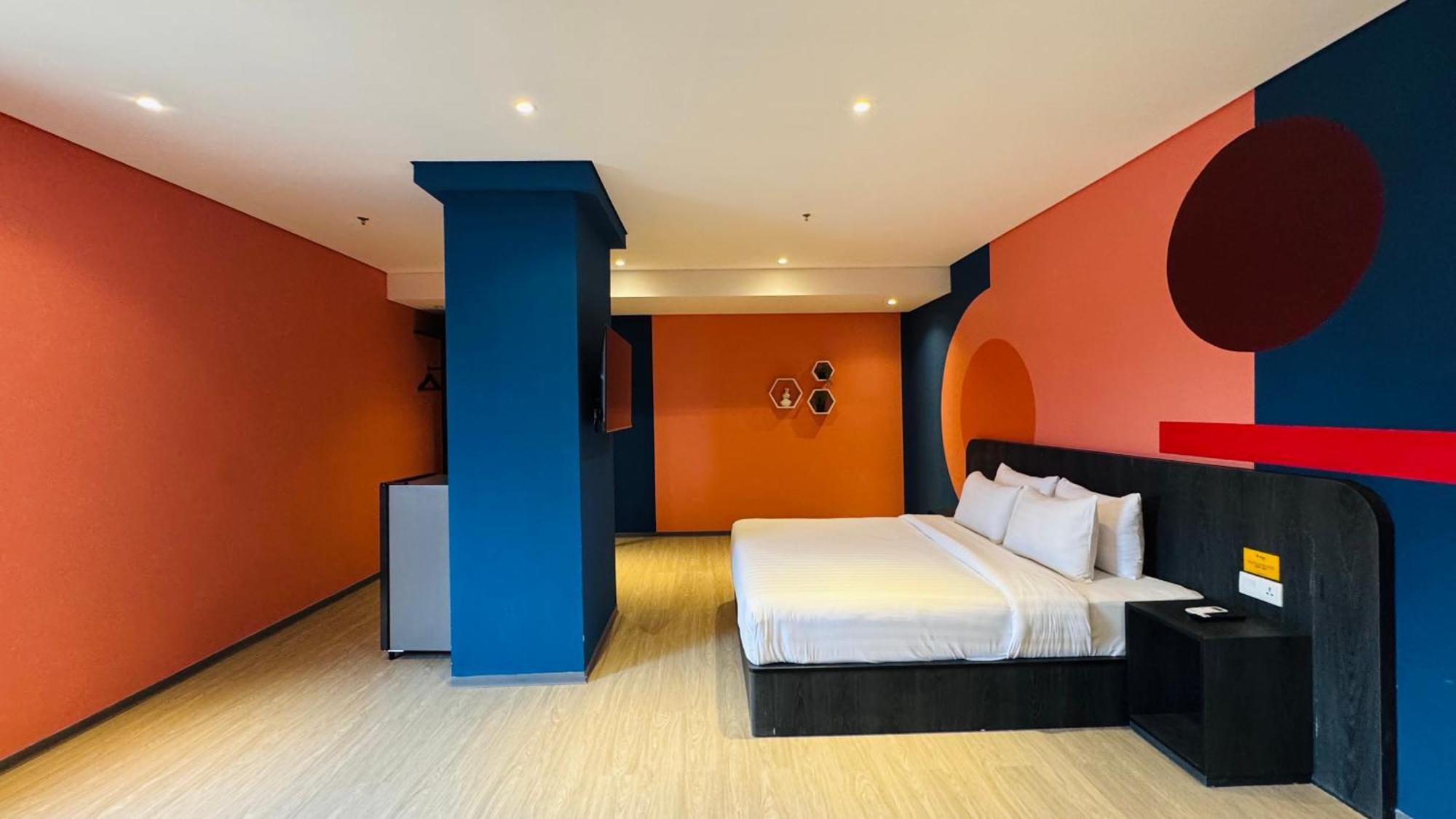 Yellow Bee Resort Cililitan Jakarta Extérieur photo