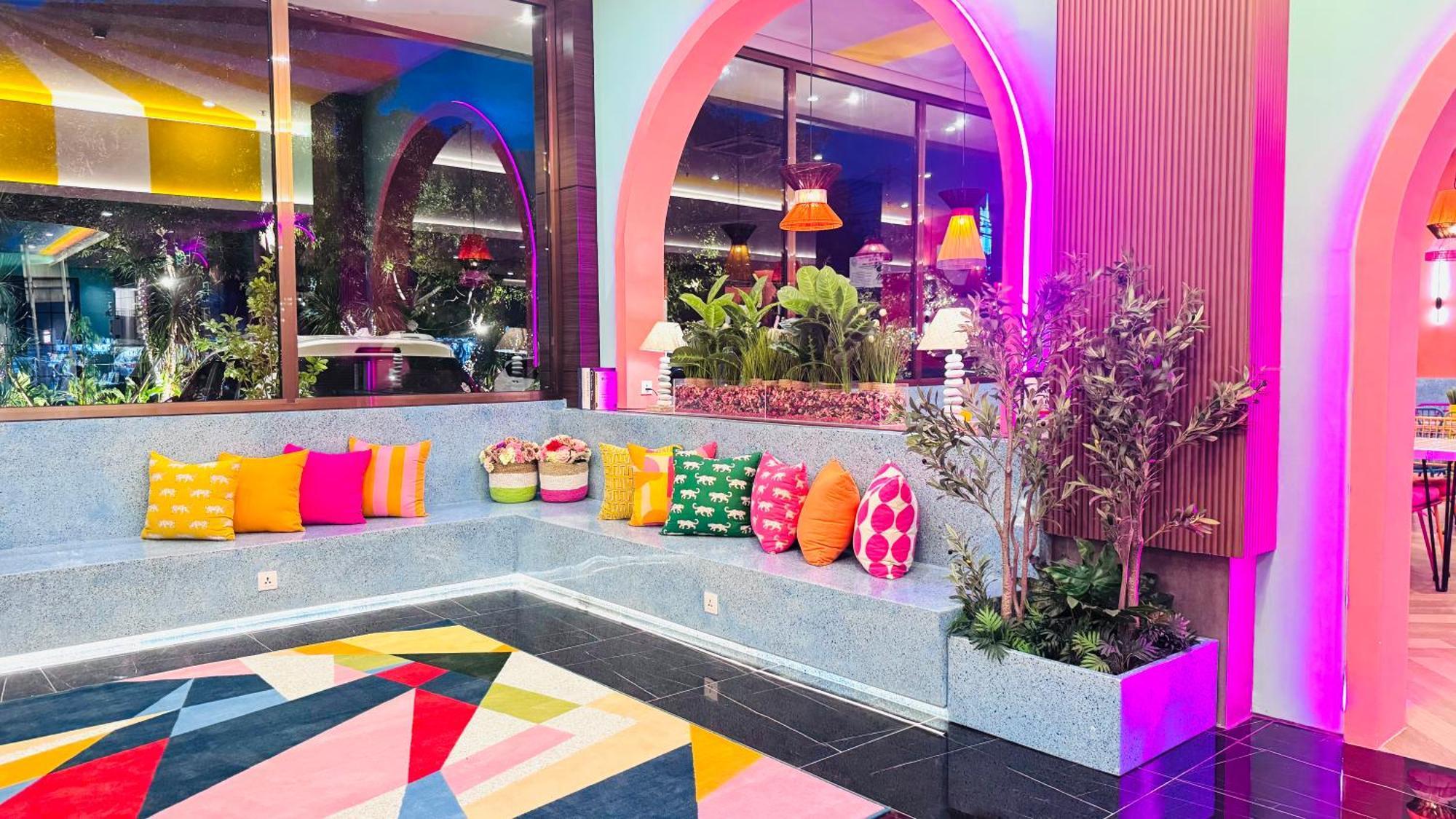 Yellow Bee Resort Cililitan Jakarta Extérieur photo